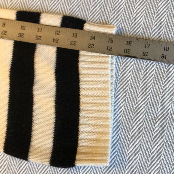 VOCK v-neck oversized sweater. White w/ Black Trim Pit to Pit 25" Preworn - Picture 7 of 7